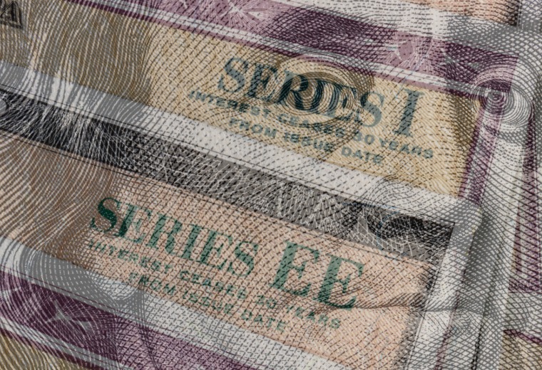 the-2-most-popular-bond-etfs-couldn-t-be-more-different-etf
